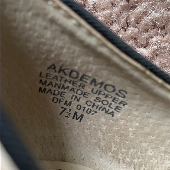 Anne Klein Demos Nude Leather Heel w/ Black Bow - Picture 11 of 14